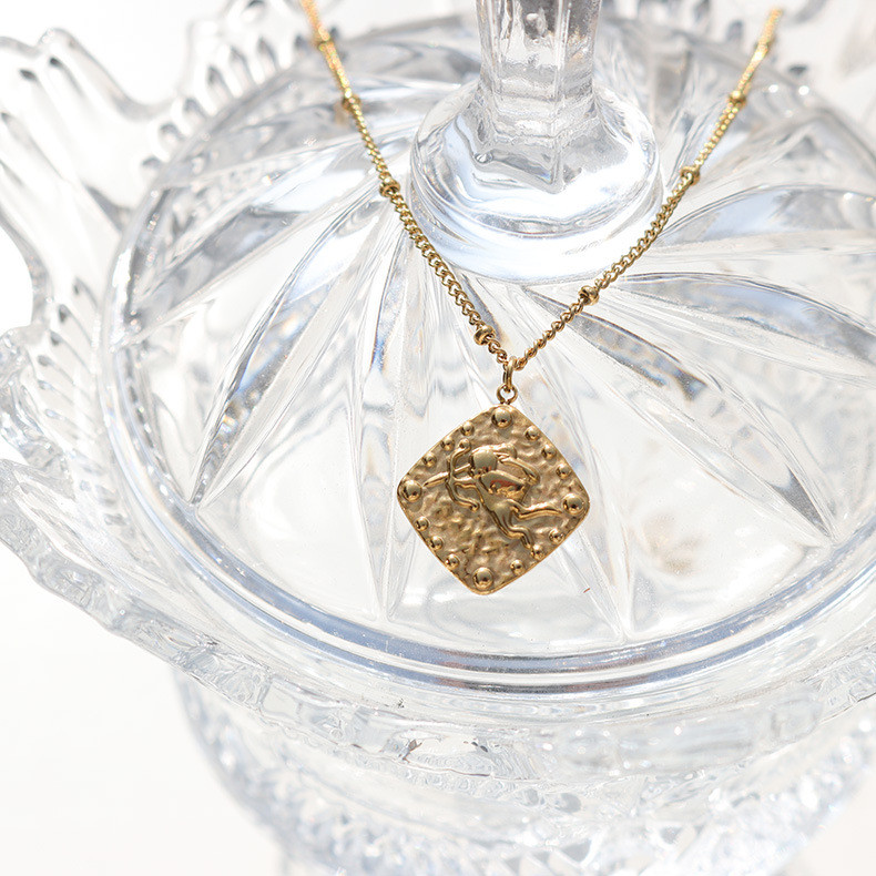 Stainless Steel Gold Plated Rivet Cupid Square Embossed Texture Small Square Figaro Necklace