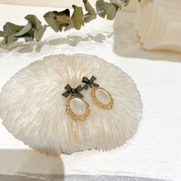 New Fashion Vintage Baroque Opal Oval Dangle Drop Bow Earrings Ear Clip No Ear Hole Women Retro Clip On Earring Jewelry
