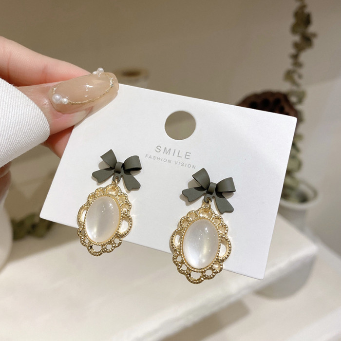 New Fashion Vintage Baroque Opal Oval Dangle Drop Bow Earrings Ear Clip No Ear Hole Women Retro Clip On Earring Jewelry