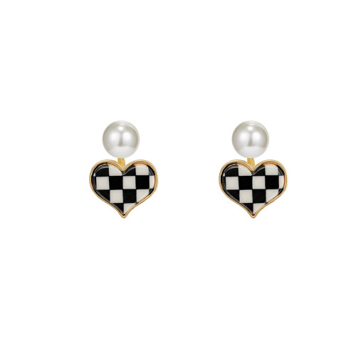 New Fashion Chessboard Heart Pearl Fine Earrings Joker Sweet Elegant Temperament Women Drop Earrings