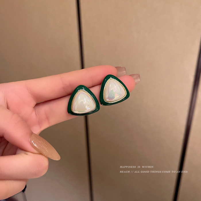 Korean New Simple Triangle Pearl Earrings for Women Vintage Fashion Geometric Green Ear Studs 2022 Trend Wedding Party Jewelry
