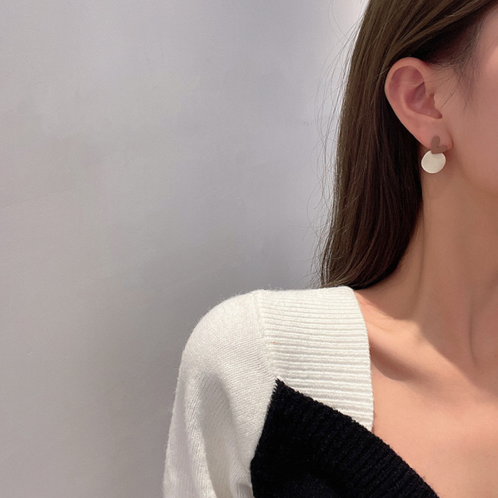 Coffee Color Love Circle Earrings Korean Temperament Cute Girl Earrings Simple Niche Design Ear Jewelry 2941
