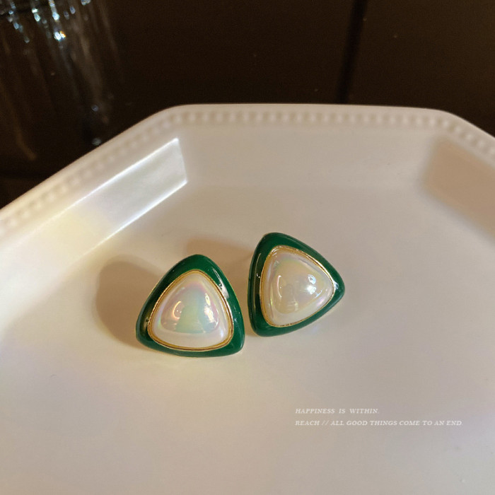 Korean New Simple Triangle Pearl Earrings for Women Vintage Fashion Geometric Green Ear Studs 2022 Trend Wedding Party Jewelry
