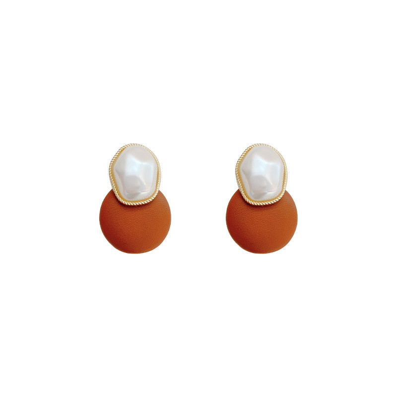 French Retro Fashion Temperament Geometric Versatile Girl Freshwater Pearl Leather Earrings