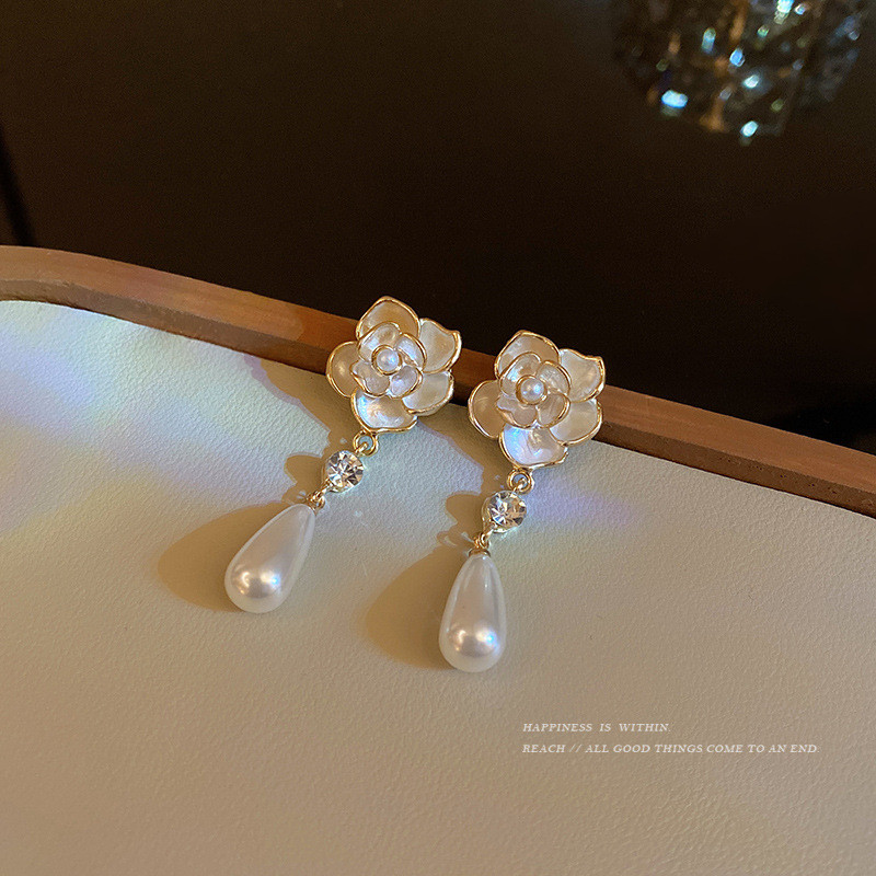 Fashion Acrylic Pearl Water Drop Earrings for Women Small Fragrance White Camellia Stud Earrings 2022 Women's Jewelry