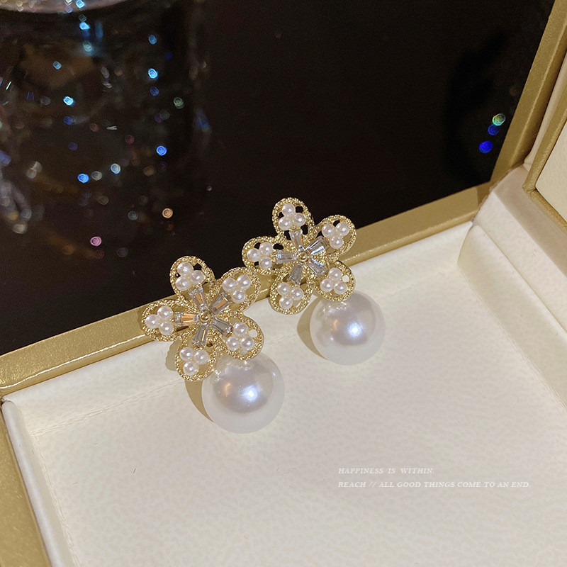 Super Fairy Flower Rhinestone Imitation Pearl Simple Temperament Personality Earrings Female Jewelry