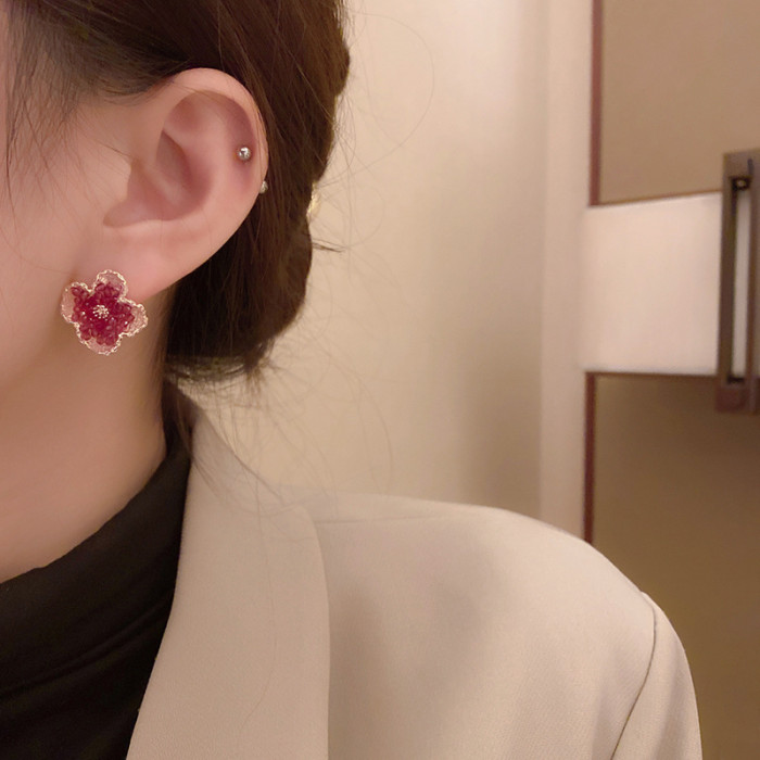 New Fashion Cherry Blossom Earrings Inlaid Pink Zircon Earrings Ladies Simple and Popular Earrings