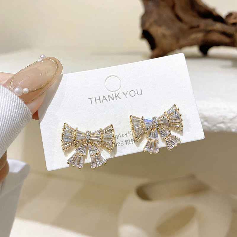2022 Luxury Fashion Korean Fine Crystal Bowknot Sparkling Stud Earrings Shiny Women Trendy Full Zircon Bow Earrings Jewelry