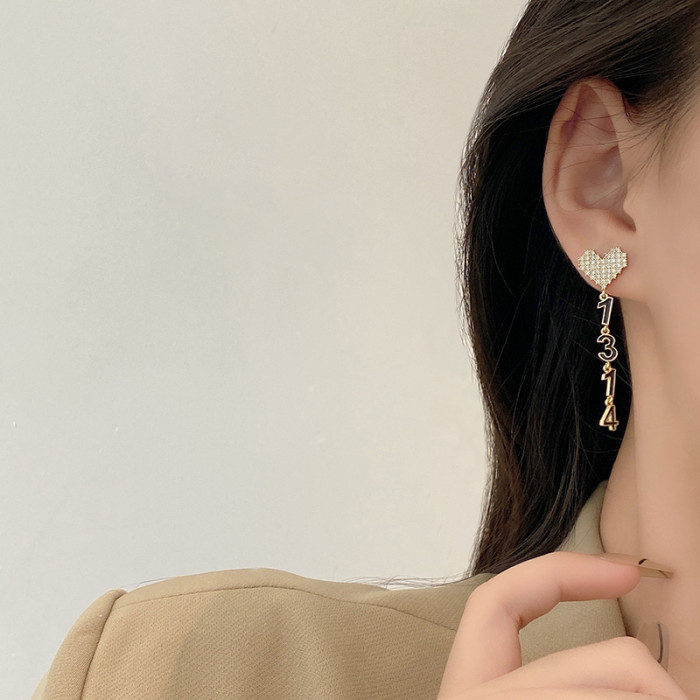 Korea Love Hate Women's Number Earrings Long Fashion Asymmetrical Exquisite Fashion Stud Earrings