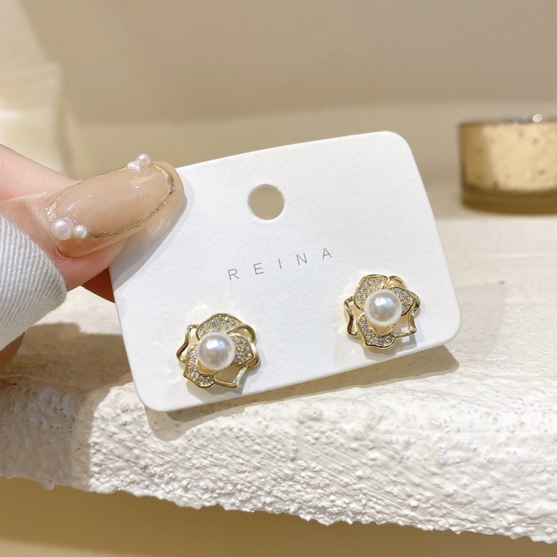 Metal Women Classic Stud Earrings Korean French Style Camellia Retro Simple Cute Jewelry Gift