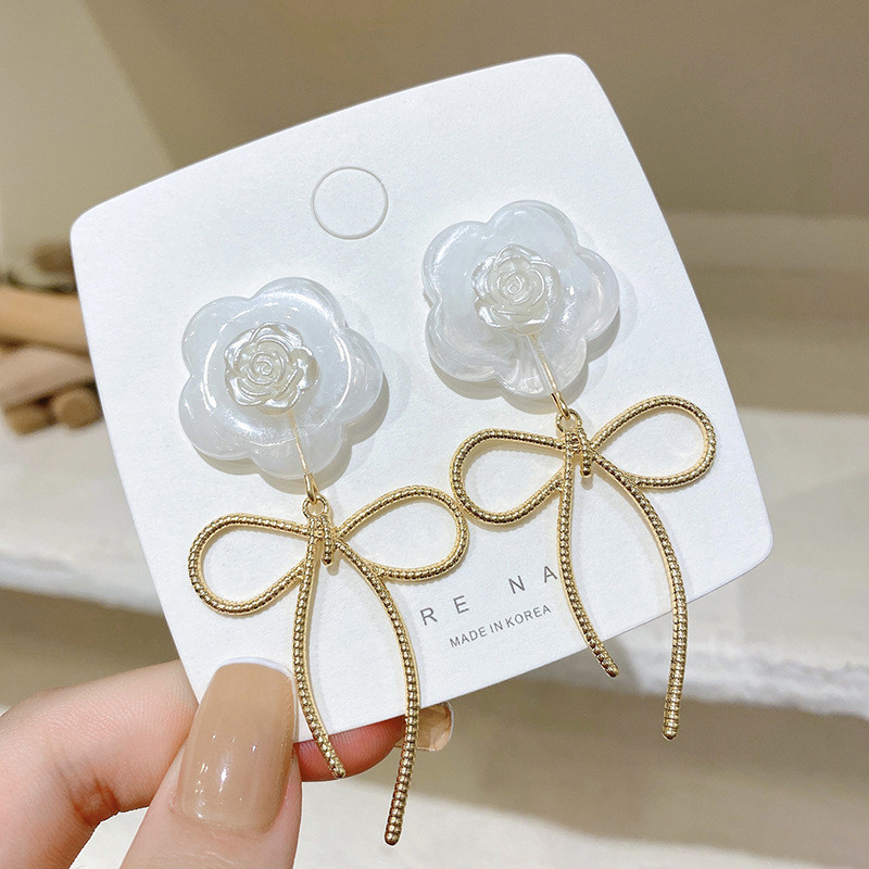 Sweet Jewelry White Resin Flower Earrings Pretty Design Celebration Gifts Bow Drop Earrings For Girl