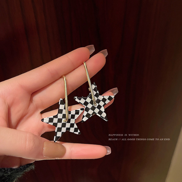 Luxury Korean Black White Grid Star Earrings for Women Fashion Gold Color Party Jewelry Circle Hanging Drop Earrings