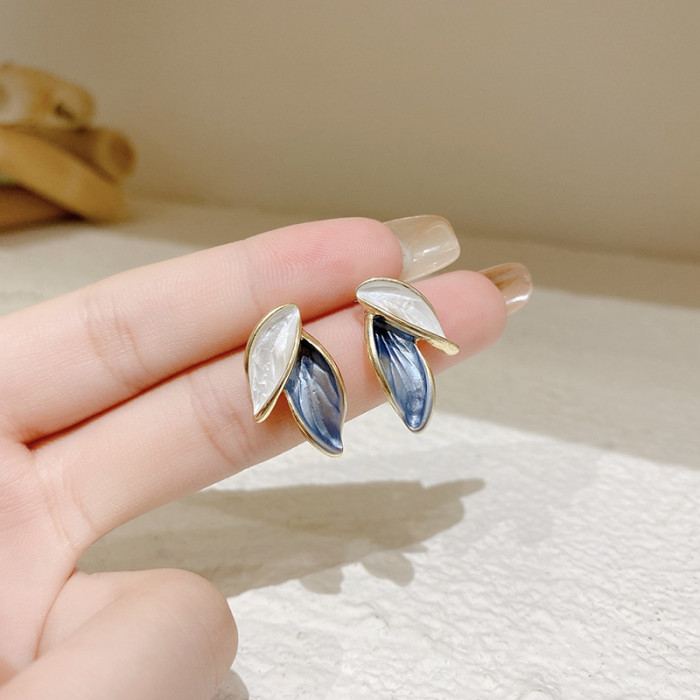 Korean Style Simple Enamel Leaf Shape Clip on Earrings No Pierced for Girls Gold Color Cuff Piercing Earrings Ear Clip a387
