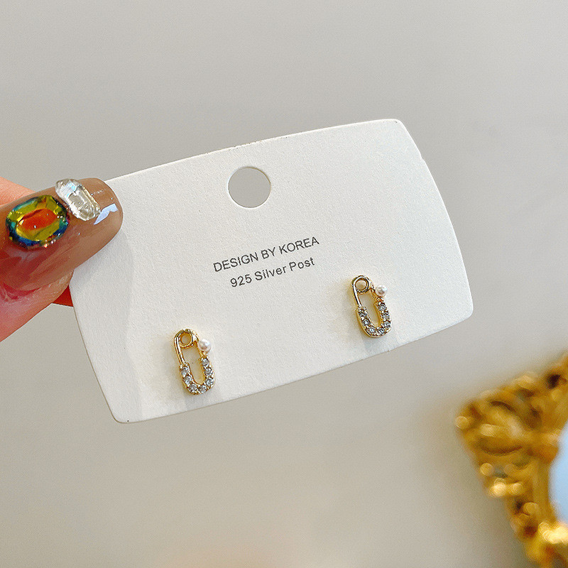 Small Safety Pin Studs Earrings for Women Unisex Ear Piercing Stud Earrings Zircon Fine Jewelry Gift