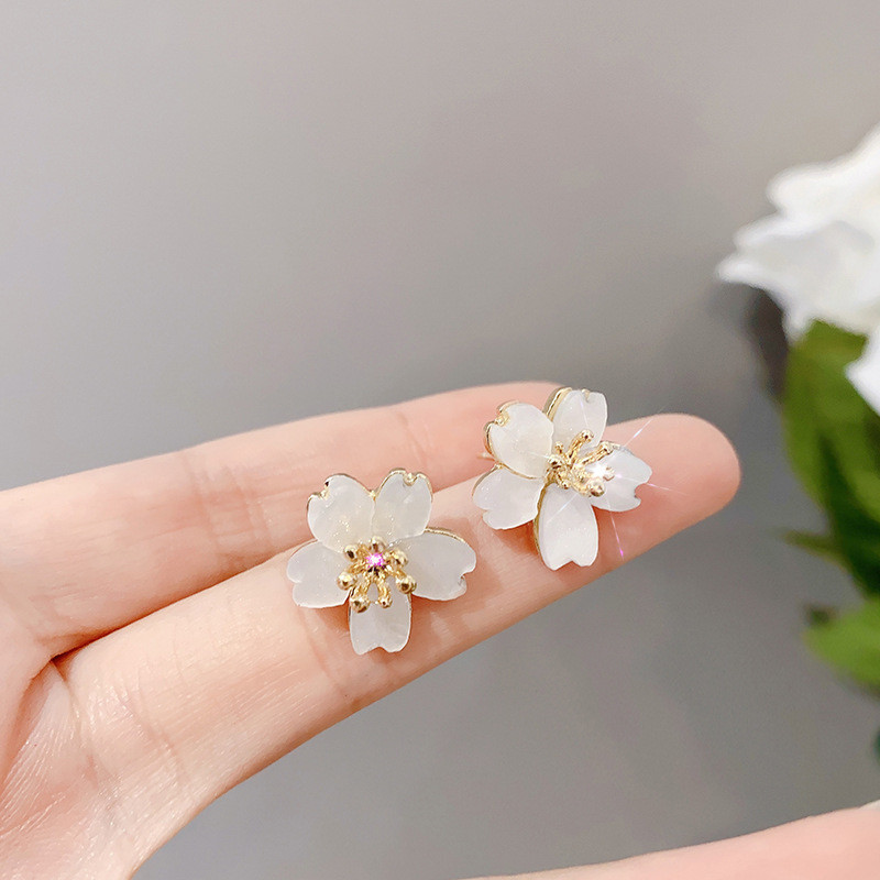 Simple Cherry Blossom Natural Shell Flower Mosquito Coil Ear Clip Without Pierced Earrings Simple Earrings Female