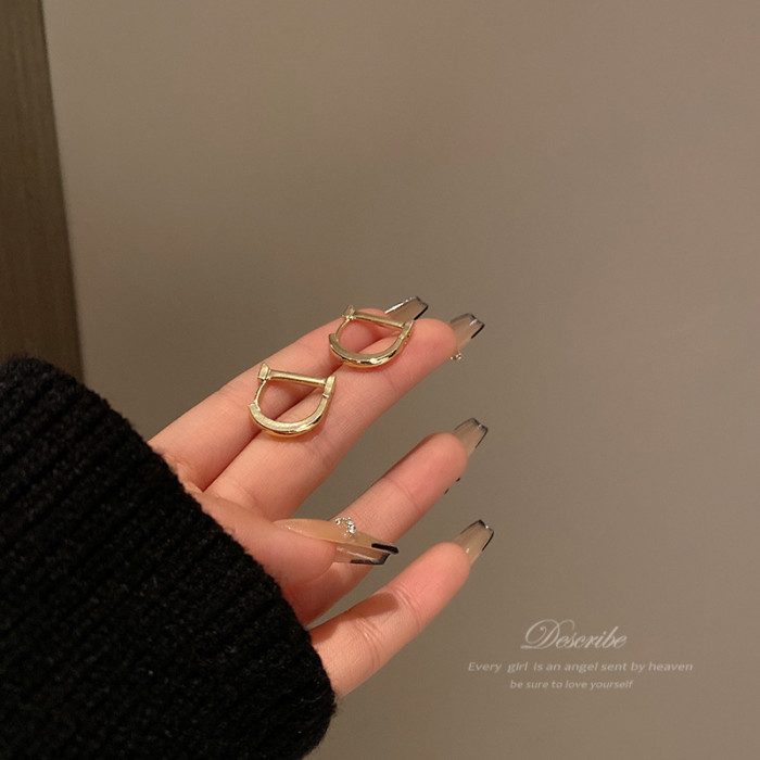 Korean Fashion Gold Letter D Simple Ear Buckle Stud Earrings for Women Girl Party Jewelry Gift