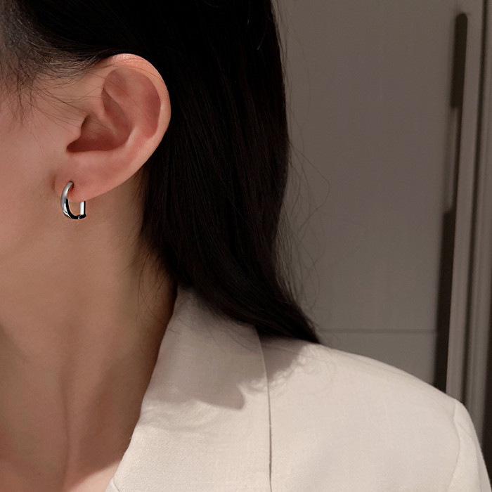 Korean Fashion Gold Letter D Simple Ear Buckle Stud Earrings for Women Girl Party Jewelry Gift