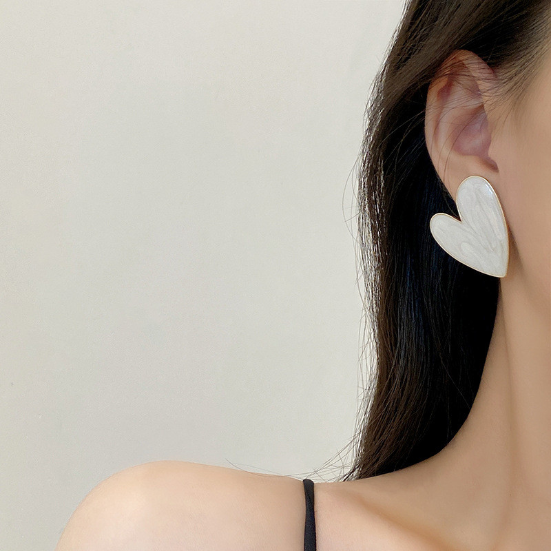 White Color Big Heart Stud Earrings for Women Girl Korean Love Drop Glaze Aesthetic Daily Life Minimalist Jewelry Piercing Ear