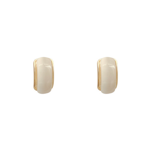 Retro Style C Shaped Earrings Luxury Simple Half Round White Resin Opal Stone Ear Clip Earrings No Piercing Female