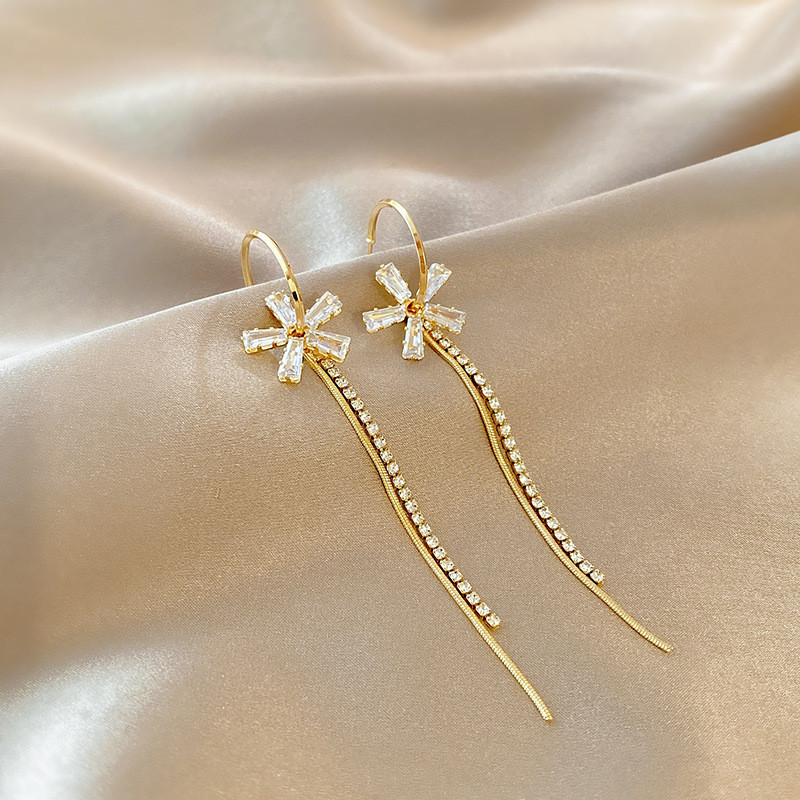 2022 New Trendy Korean Fashion Zircon Daisy Long Earring for Women Luxury Flower Tassel Drop Dangle Earring Jewelry