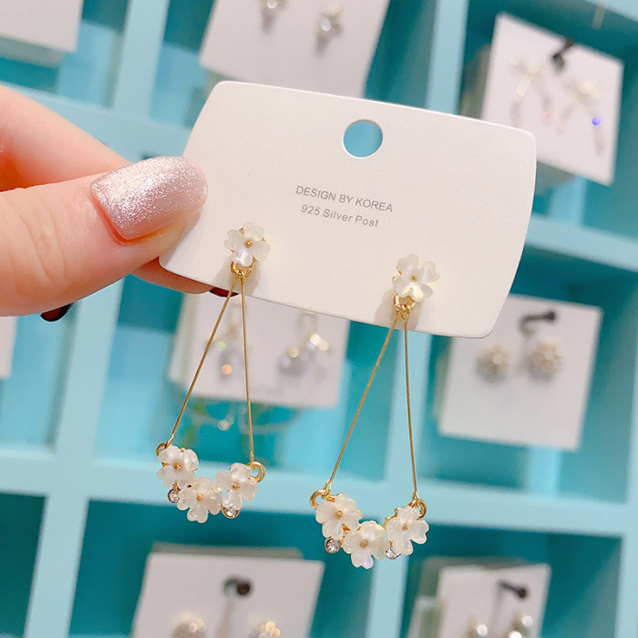 New Small Daisy Long White Seashell Drop Flower Ear Stud Earrings for Woman Girl Jewelry
