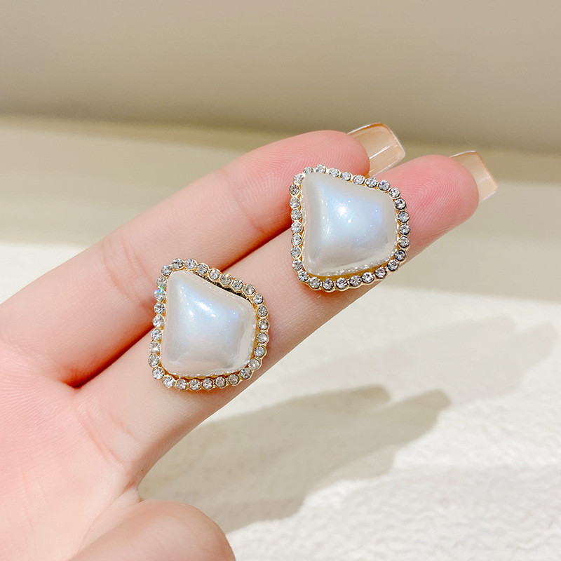 Vintage Creative Round Square Irregular Metal Imitation Pearl Small Stud Earring Simple Women Party Jewelry