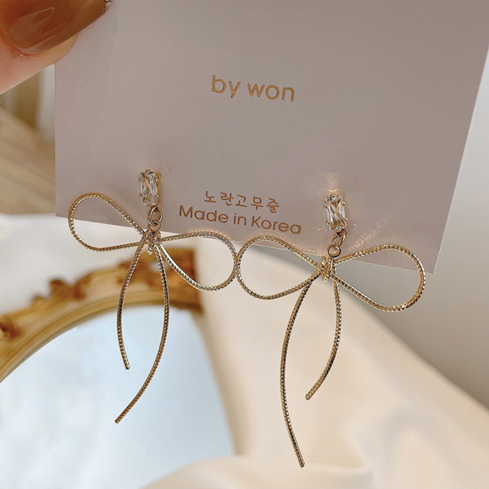 Retro Fairy Cute Clip on Earrings No Piercing Korean Gold Color Hollow Big Bow Long Clip Earrings