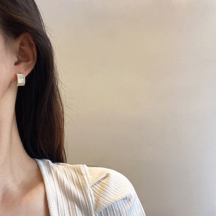Acrylic Hoop Women Retro Trend Stud Earrings Women Trend Elegant Ring Earrings
