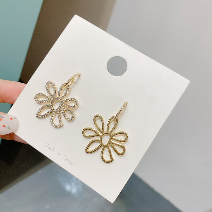 Small Daisy Inlaid with Diamonds Asymmetrical Trendy Hollow Flower Earrings Small Fresh Sen Earring Korean Jewelry