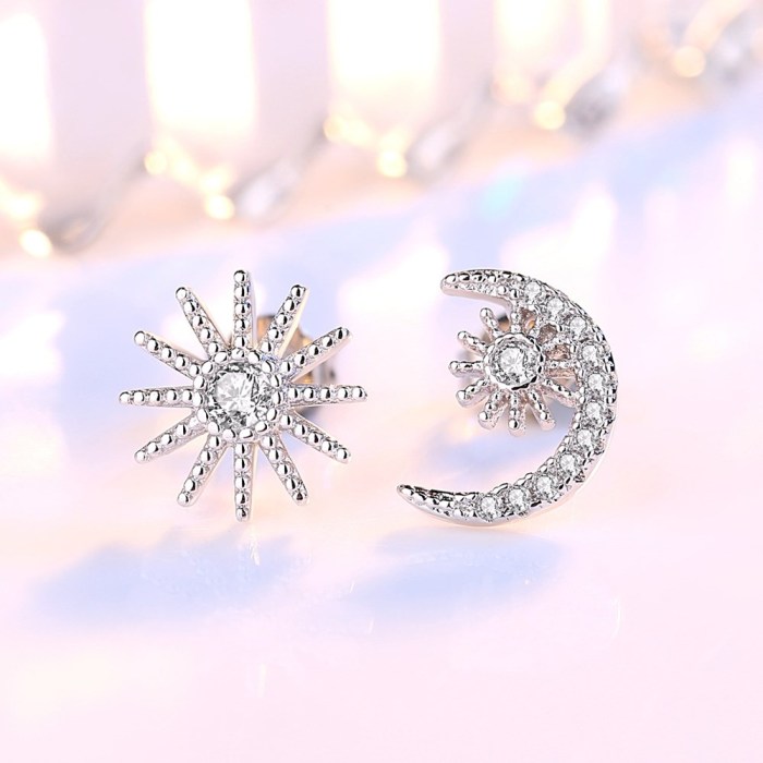 Wholesale S925 Sterling Women Fashion Jewelry High Quality Cubic Zirconia Gold Silver Star Moon Interstellar Stud Earrings 582