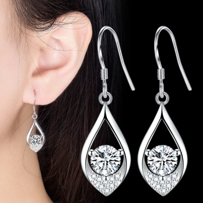 Wholesale S925 Sterling Trendy  Women's Fashion Jewelry High Quality Cubic Zirconia Hooked Heart Love Long Earrings