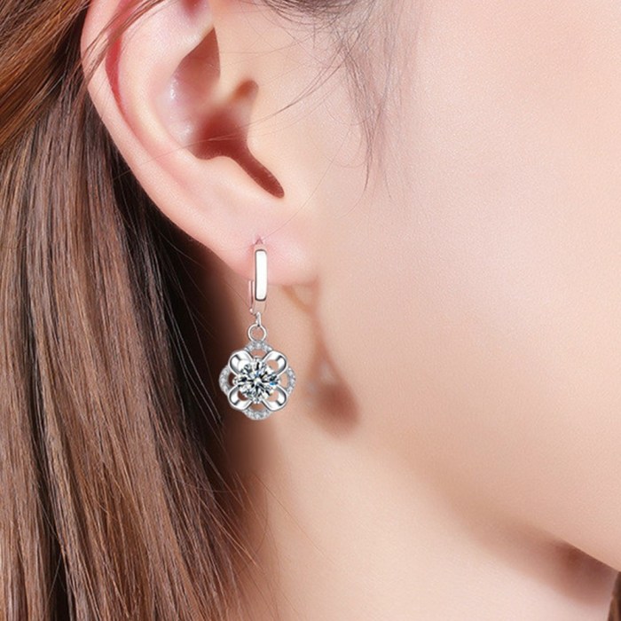 Wholesale S925 Sterling Silver Women Fashion Jewelry High Quality Blue Crystal Zircon Flower Earrings Drop Earrings