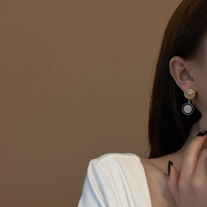 Trend Korean Black Square Velvet  Earrings Fashion Crystal Geometry Female Pendant Earrings Jewelry