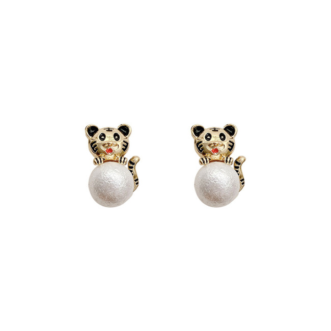 2022 Fashion Promotion Cute Little Tiger Pearl Earrings Fashion Trendy Charm Small Earrings Elegant Ladies Jewelry