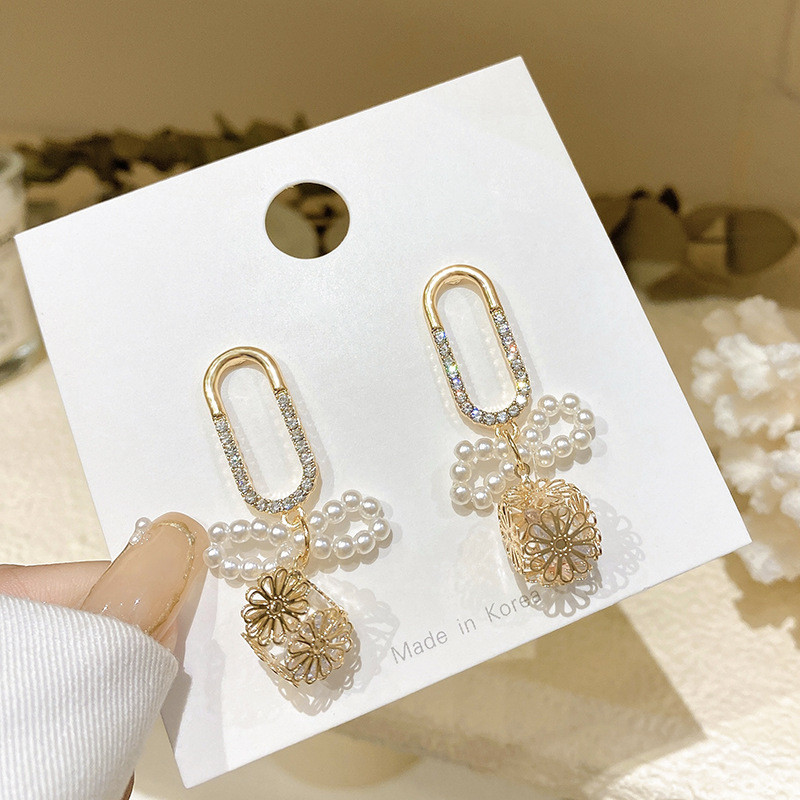 Korean Luxury Arrival Sweet Crystal Holiday Flower Dangle Earrings for Women Fashion Elegant Party Gifts
