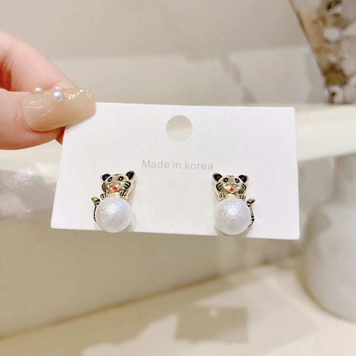 2022 Fashion Promotion Cute Little Tiger Pearl Earrings Fashion Trendy Charm Small Earrings Elegant Ladies Jewelry