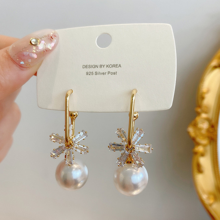 Korea Fashion Round Simulated Pearls Snowflake Drop Earrings for Elegant Women Bridal Zirconia Wedding Jewelry
