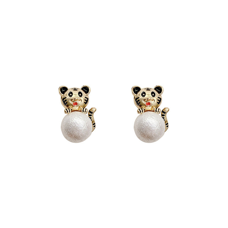 2022 South Korea's Fashion Cute Little Tiger Pearl Earrings Fashion Trendy All Match Small Earrings Elegant Ladies Jewelry