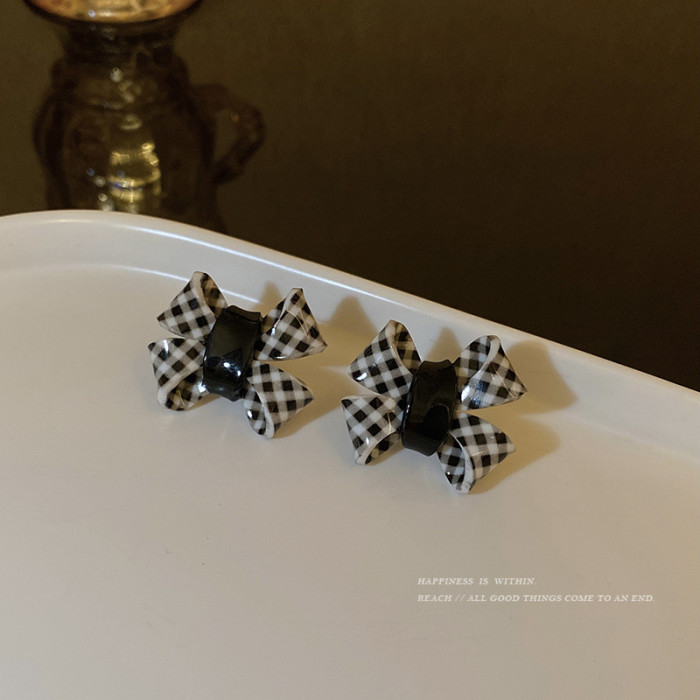 Women Jewelry Delicate Black White Plaid Bow Earrings Sweet Pearls Black White Stud Earrings for Girl Lady Gift Wholesale