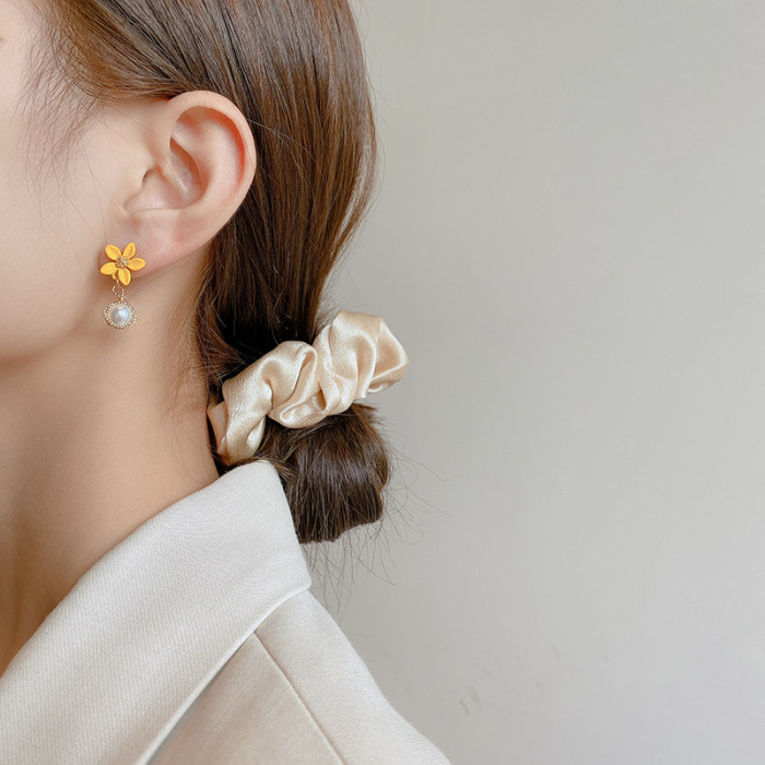 Elegant Flowers Imitation Pearls Dangle Earrings Delicate Cubic Zirconia Plant Earrings Jewelry Gift
