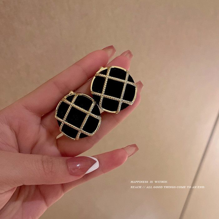 New Fashion Velvet Stud Earrings Houndstooth Round Button Plaid Earrings For Women Fashion Jewelry Gift