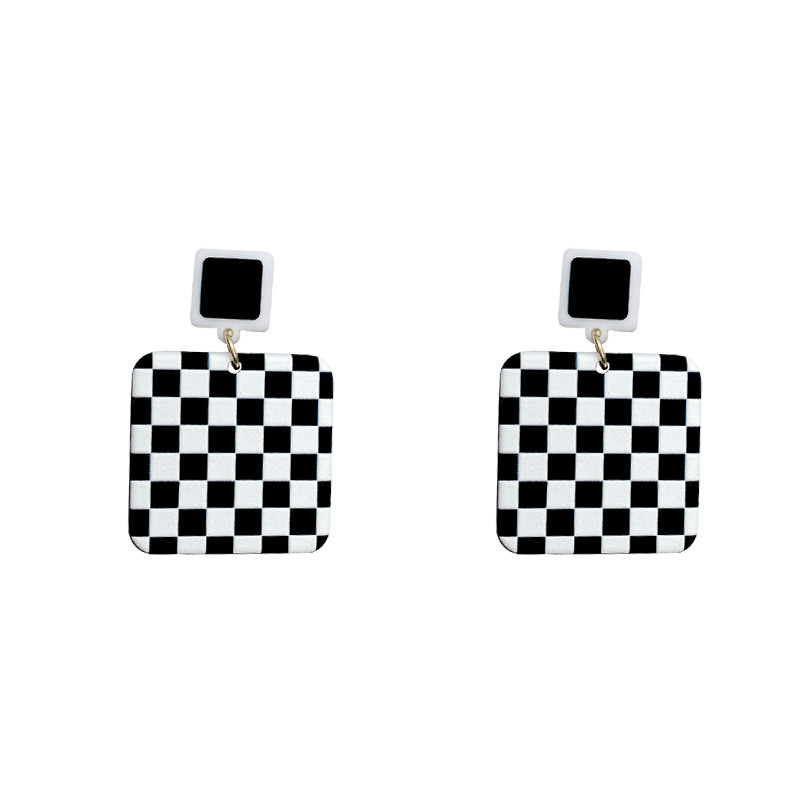 Luxury Checkerboard Series Earrings Niche Design Original Retro Elegant Wild Love Square Pendant Earring Jewelry Female