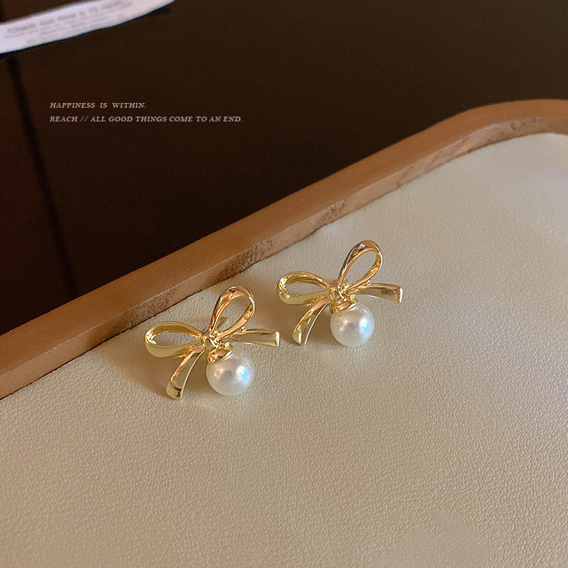Korean New Exquisite Bow Pearl Pendant Earrings Fashion Temperament Versatile Earrings Elegant Ladies Jewelry