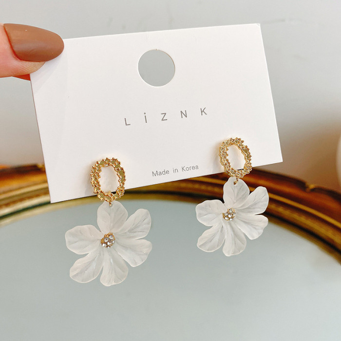 Fairy Metal Wire Glass Petal Earrings Fashion Jewelry Hot Selling White Flower Earring For Sweet Women Girl Gifts