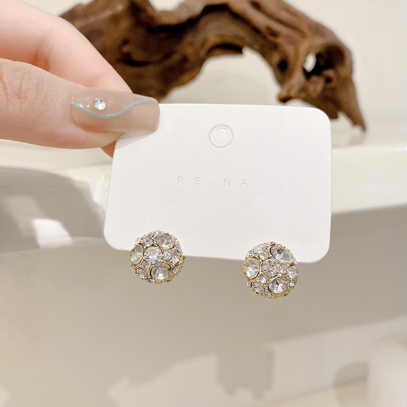 Fashion Cute Rhinestone Round Clip on Earrings for Women Without Piercing Magnetic Elegant Gold Ear Clips Jewelry