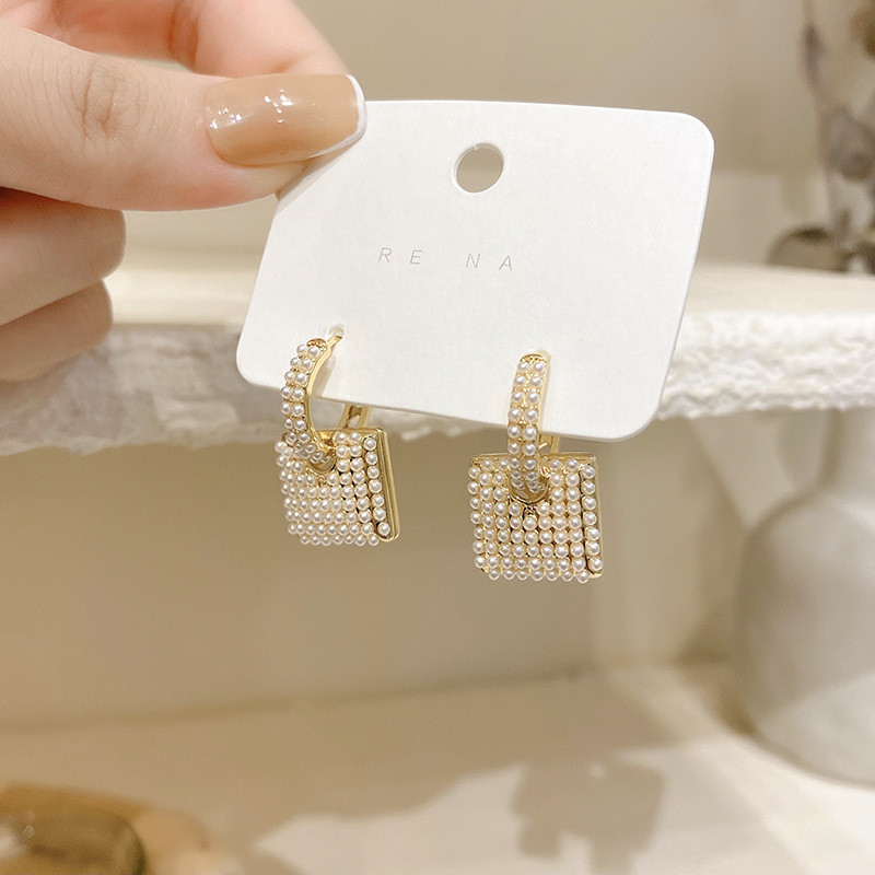 Popular Celebrity Style Sweet Pearl Square Dangle Earrings for Woman Fashion Luxury Jewelry Unusual Earrings
