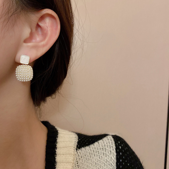 New Fashion Square Exquisite Pearl Earrings Simple Retro Girl Earrings Luxury Jewelry Fashion Jewelry
