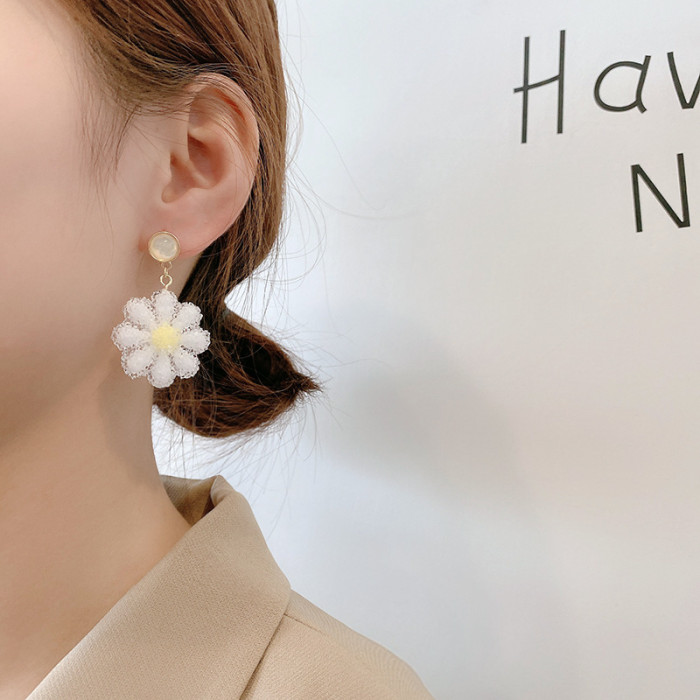 Natural Dried Flower Earrings White Yellow Pink Daisy Transparent Dry Flower Resin Earrings For Women