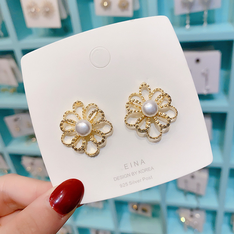 Sweet Hollow Double Layered Flower Earrings Gold Color Metal Simulated Pearl Floral Stud Earrings for Women Jewelry Elegant Gift