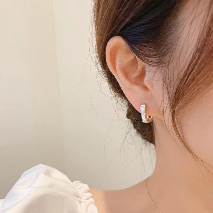 Fashion Gold Metal Geometric Square Small Hoop Earrings for Women White Shell Ear Buckle Huggies Korean Jewelry Gifts